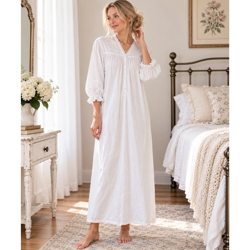 Antique Edwardian Nightgown c.1900 White Cotton Eyelet Insertion Lace MOP Button